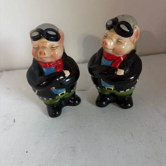 Vintage Motorcycle Biker Pig Ceramic Salt and Pepper Shakers - Picture 1 of 9